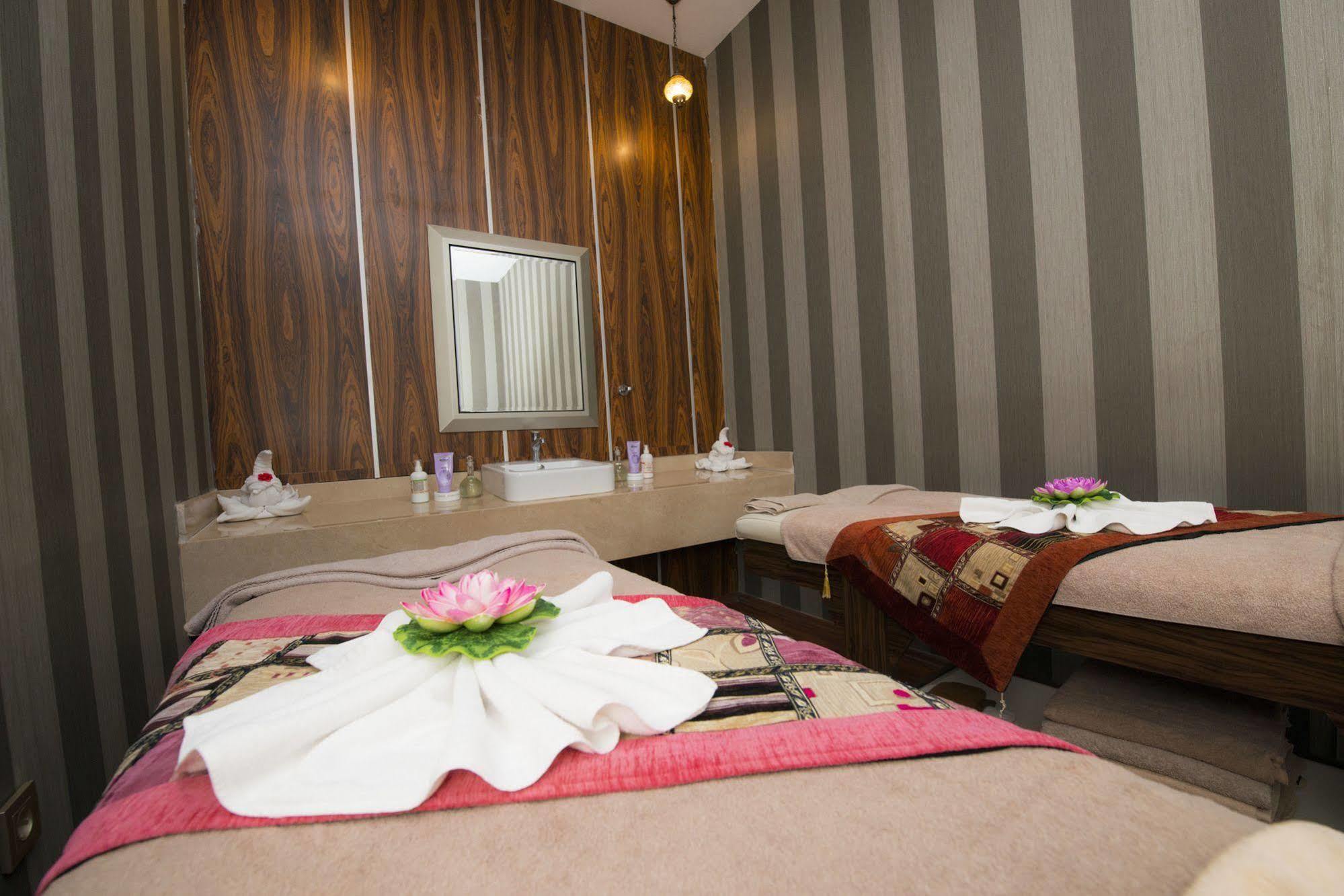 Manesol Fuar Hotel Isztambul Kültér fotó