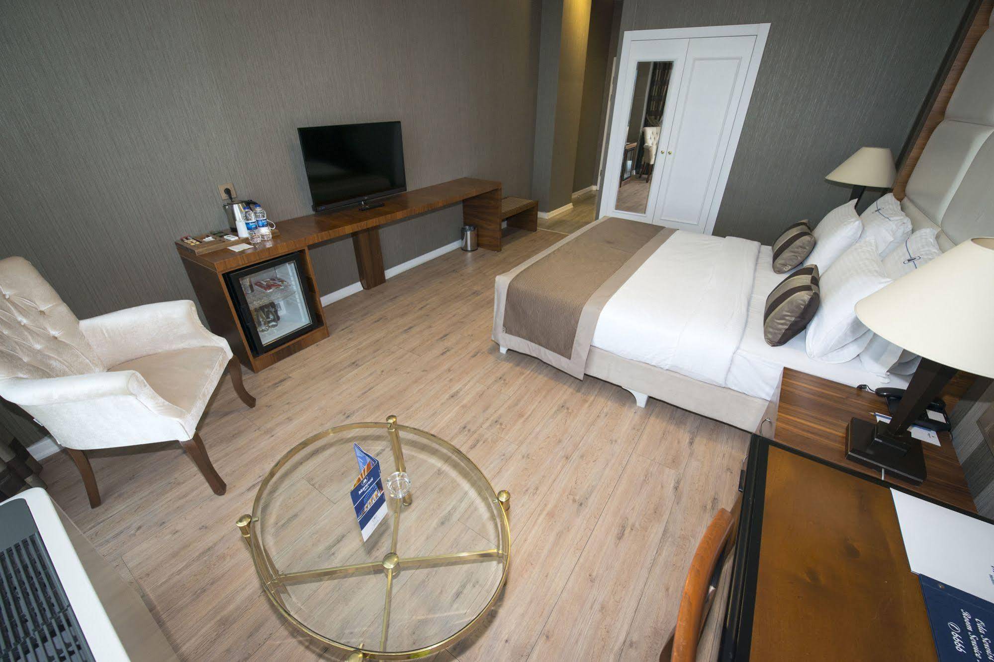 Manesol Fuar Hotel Isztambul Kültér fotó